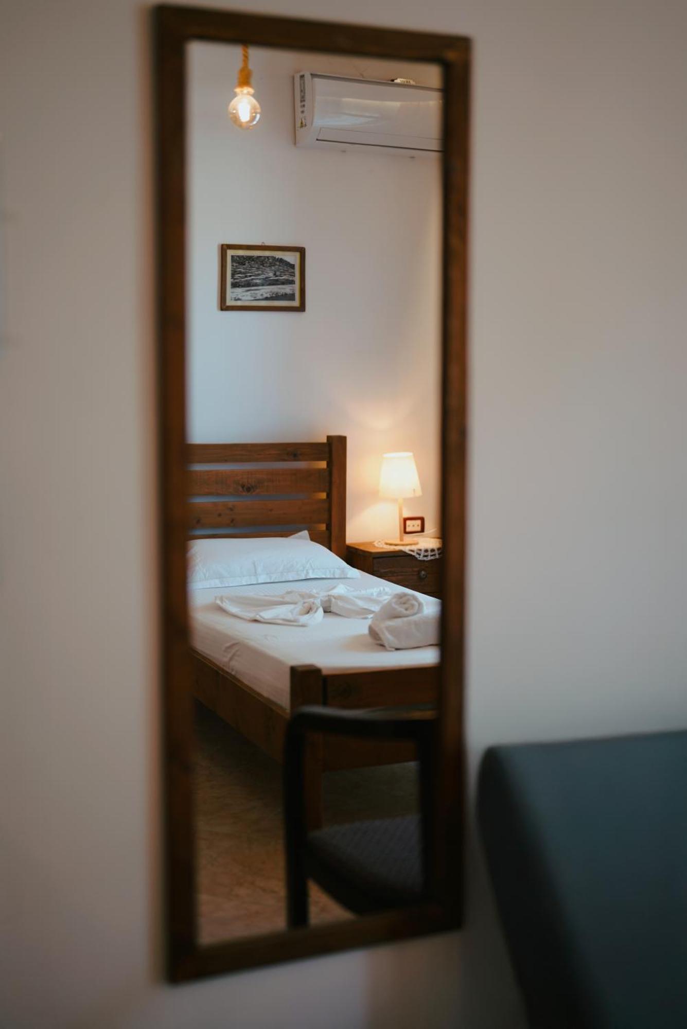 Maya Hostel Berat Exterior foto