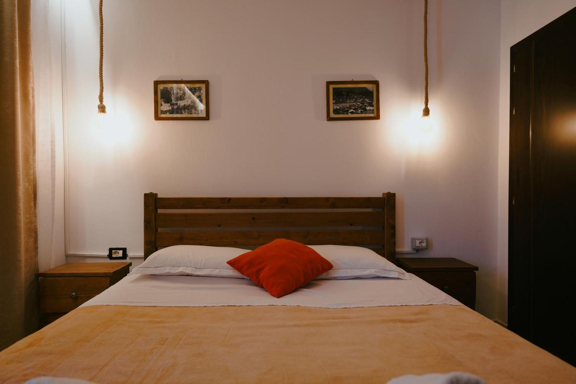 Maya Hostel Berat Exterior foto